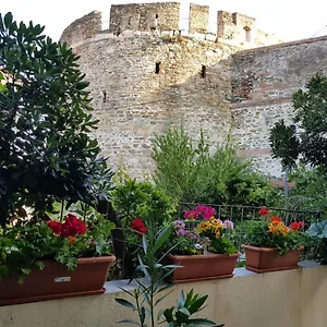 Frida's House In Old Town Selanik