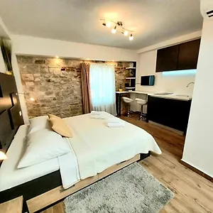 https://studio-apartmani-pomalo-take-it-easy.splithotels.org