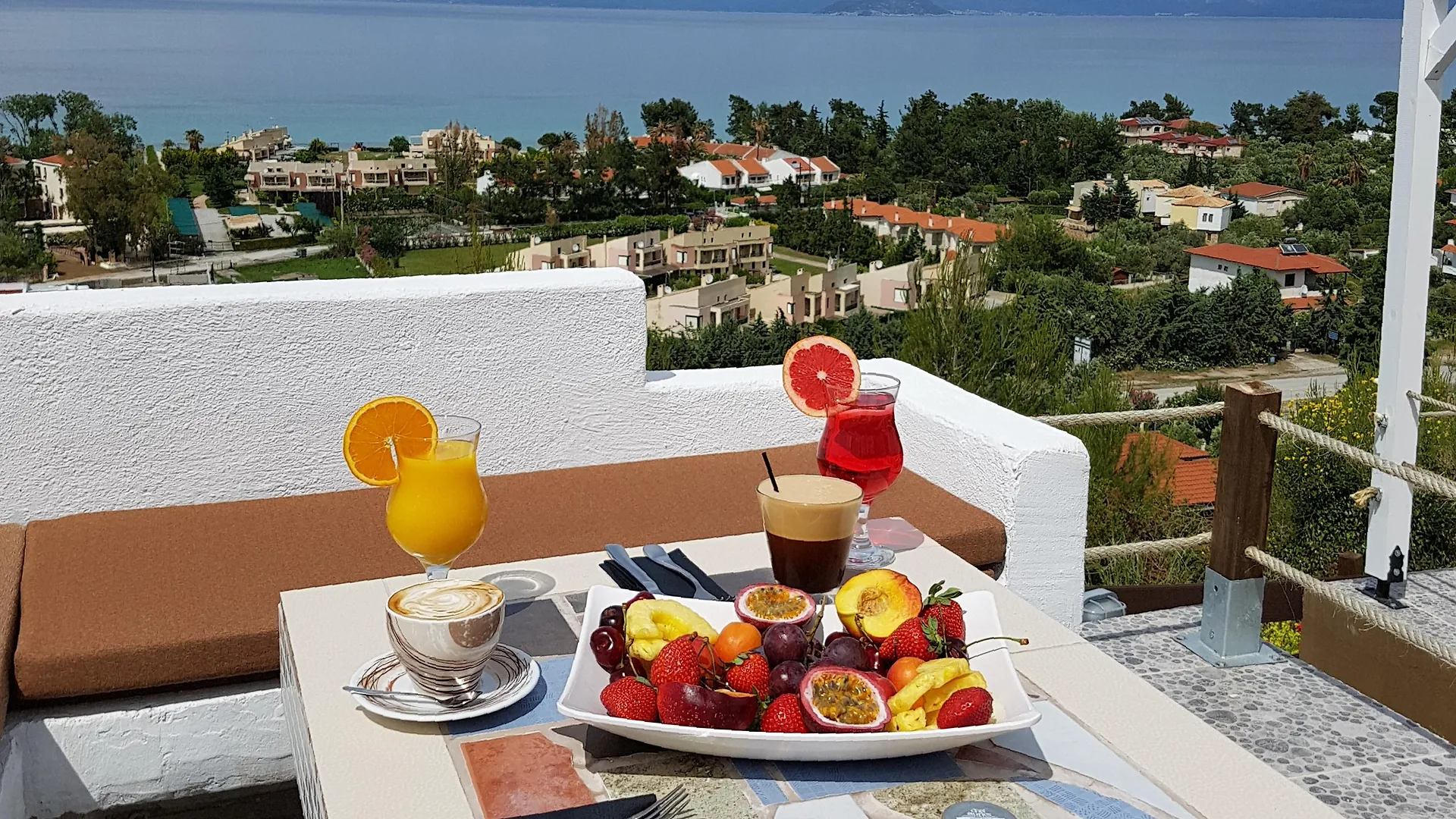 Bungalow White Tennis Apartments & Suites Pefkochori Yunanistan