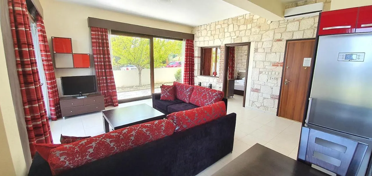 Bungalow White Tennis Apartments & Suites Pefkochori Yunanistan