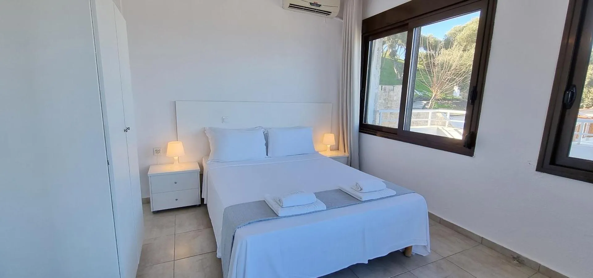 Bungalow White Tennis Apartments & Suites Pefkochori