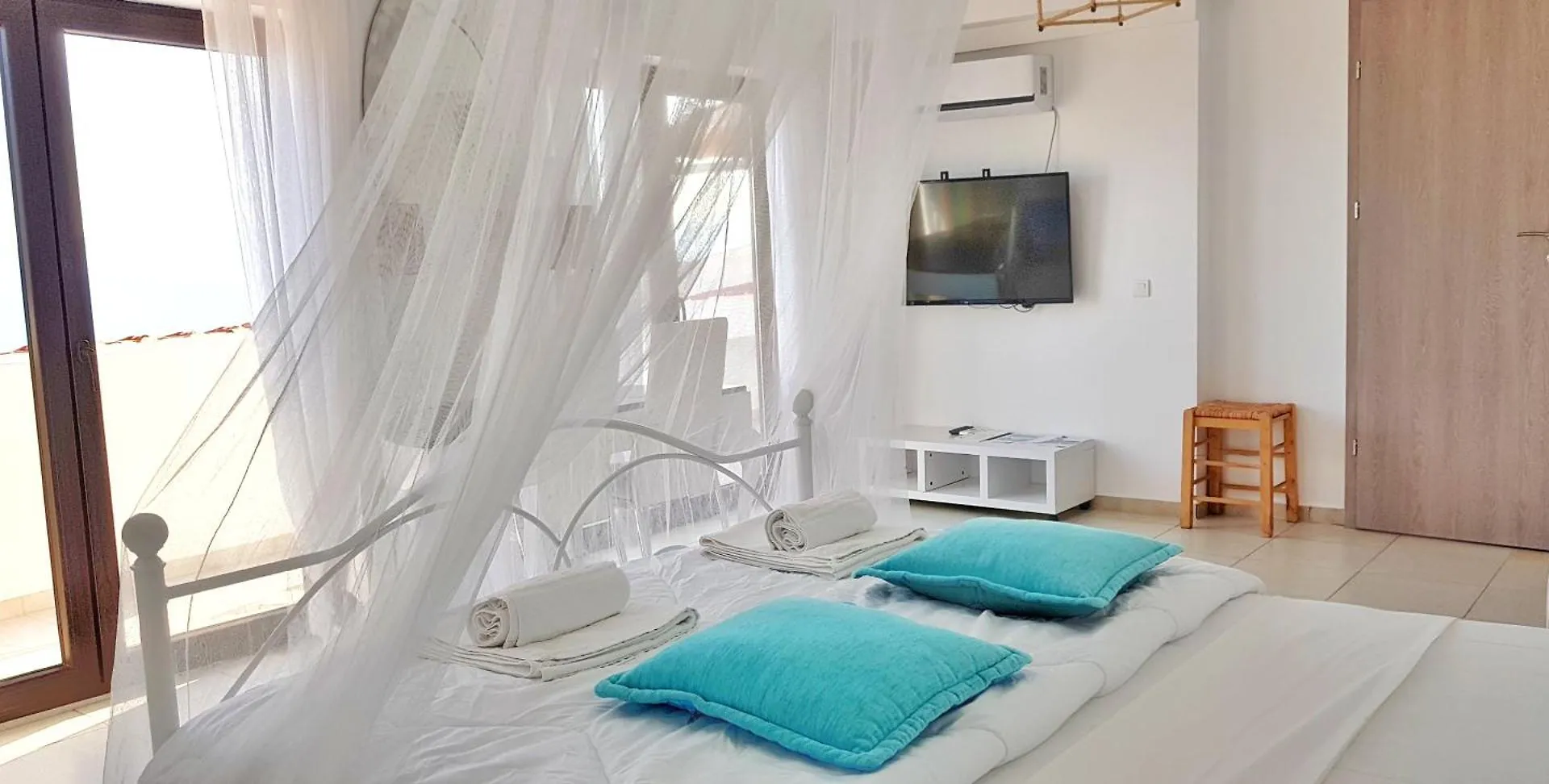 Bungalow White Tennis Apartments & Suites Pefkochori Yunanistan